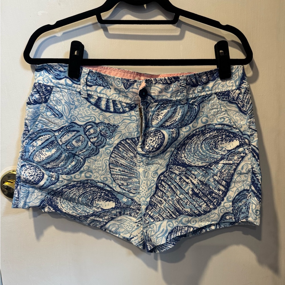 Lilly Pulitzer Blue and White Seashell Women's Shorts